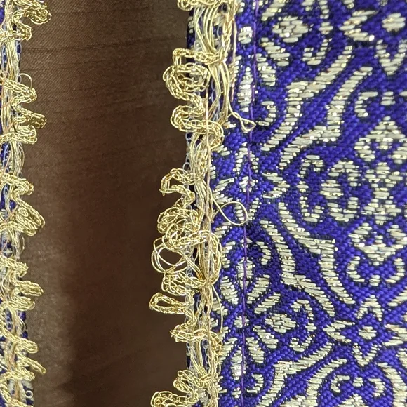 Royal Medieval Renaissance Gown, Velvet Cape, Gloves & Satchel, Fit For A Queen - Picture 6 of 16